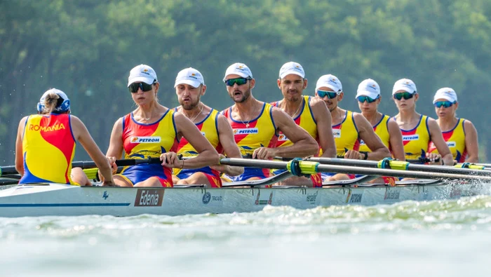 ---------Echipajul-de-81-mixt-a-trecut-aurul-n-contul-Romniei-la-Campionatul-Mondial-de-Canotaj