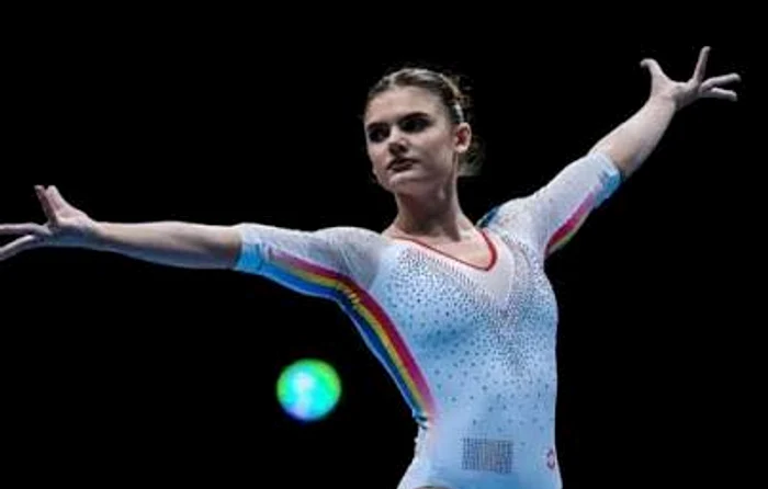 ---------Gimnasta-Denisa-Golgot-a-ctigat-aurul-la-Cupa-Mondial-de-la-Szombathely-n-finala-de-la-sol
