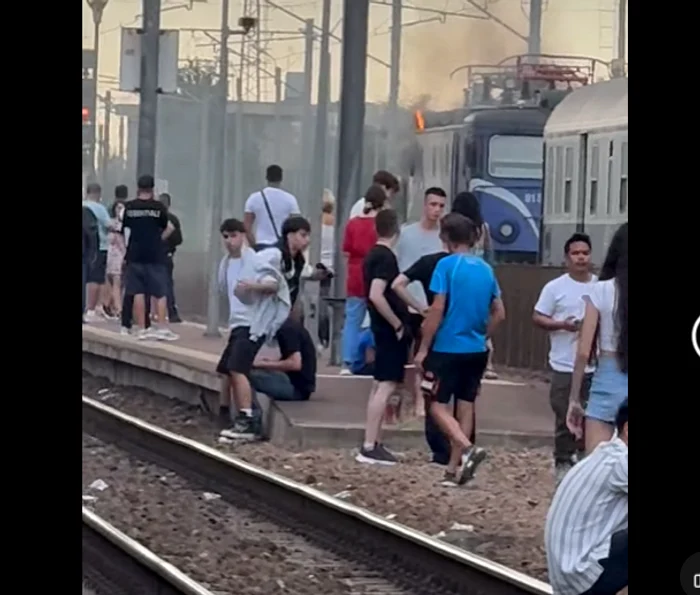 ---------Locomotiva-unui-tren-care-circula-de-la-Constana-spre-Bucureti-a-luat-foc