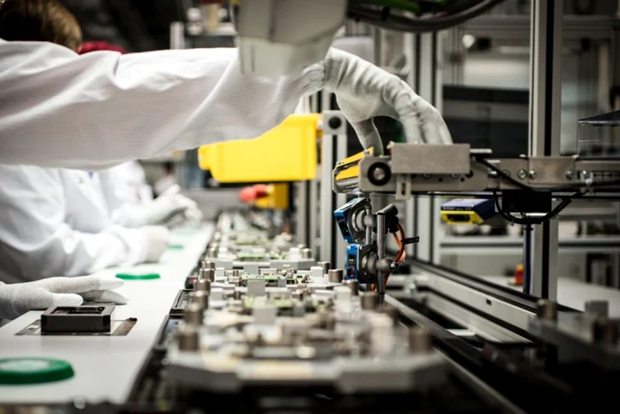 ---------Un-gigant-al-industriei-auto-va-concedia-13000-de-angajai-pn-n-2030