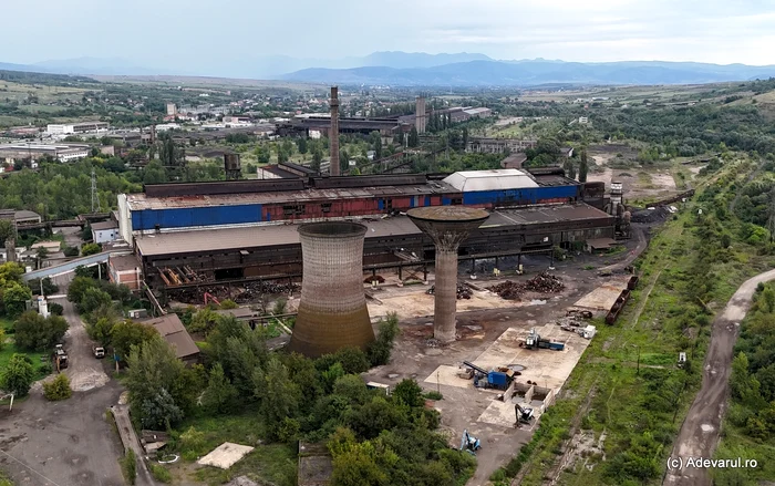 Video----------Judeul-care-a-pierdut-100000-de-locuri-de-munc-n-industria-grea-primete-ultima-lovitur-combinatul-nchis-definitiv---