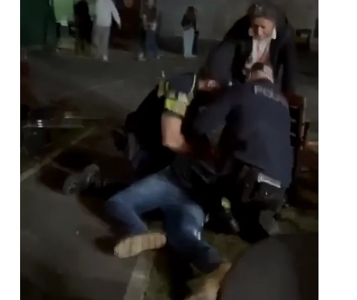Video----------Preedintele-organizaiei-municipale-a-UDMR-Braov-pus-la-pmnt-i-nctuat-de-poliiti-n-urma-unui-scandal-la-un-liceu-din-Braov