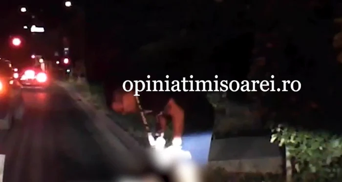 Video----------Un-ofer-Bolt-cu-probleme-de-vorbire-a-fost-btut-cu-bestialitate-de-un-pasager-care-l-a-crezut-beat