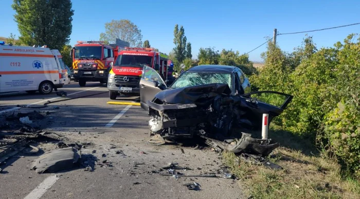 ---------Accident-grav-pe-drumul-morii-n-Bacu-Trei-victime-dintre-care-dou-ncarcerate-Traficul-pe-DN2--E85-este-blocat-pe-ambele-sensuri