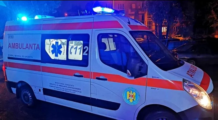---------Accident-ntre-o-ambulan-i-un-autoturism-n-judeul-Cluj-Pacienta-care-se-afla-n-ambulan-a-murit