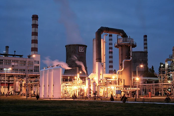 ---------Brbatul-rnit-n-explozia-de-la-Rafinria-Lukoil-Ploieti-este-angajat-al-firmei-contractante