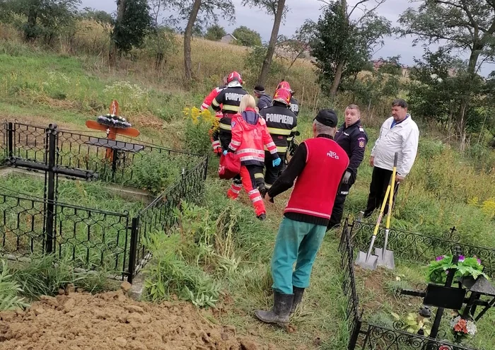 ---------Cine-sap-groapa-altuia-Un-brbat-care-lucra-la-un-loc-de-veci-n-cimitir-a-fost-prins-sub-malul-de-pmnt