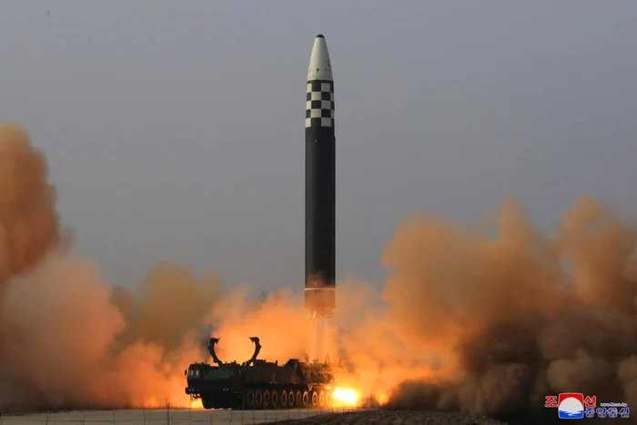 ---------Coreea-de-Nord-a-reluat-testele-cu-rachete-balistice-naintea-vizitei-lui-Trump-n-ara-vecin