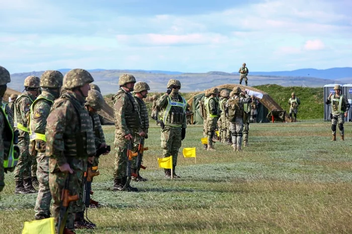 ---------Cozi-i-reacii-dure-la-exerciiul-de-mobilizare-al-Armatei-Romne-Echipamente-lips-haos-n-program-dar-n-comunicate-totul-e-perfect-Reacia-MApN