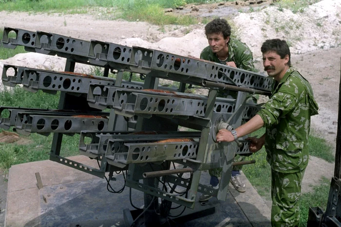 Exclusiv----------Scenariul-unei-invazii-ruse-n-Moldova-Strategia-unui-general-romn-Mii-de-romni-ar-trece-Prutul