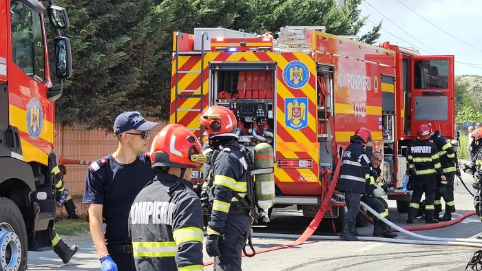 ---------Incendiu-la-o-coal-din-Teleorman-Elevii-i-profesorii-evacuai-de-urgen