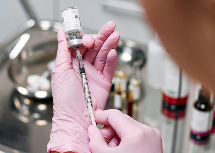 ---------O-asistent-medical-din-Gorj-condamnat-la-7-ani-de-nchisoare-pentru-vaccinri-fictive-n-pandemie