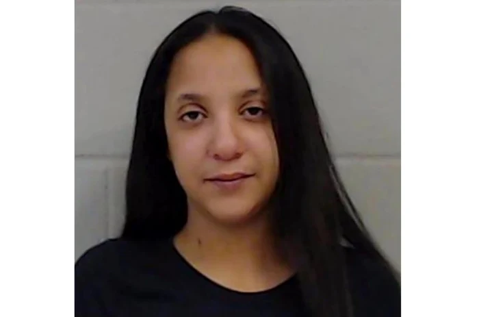 ---------O-tnr-de-25-de-ani-care-i-a-lsat-arma-nesupravegheat-a-declanat-o-tragedie-un-biat-de-7-ani-a-fost-mpucat-de-unul-de-4-ani