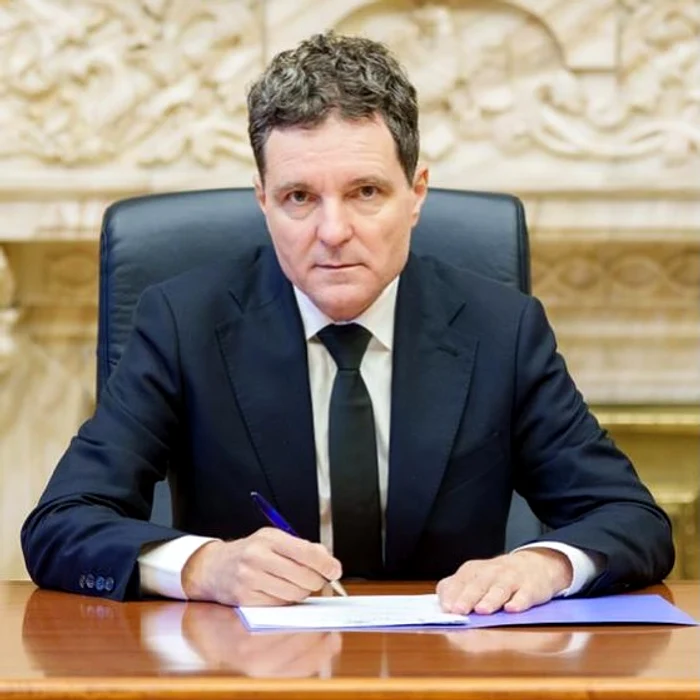 ---------Preedintele-Nicuor-Dan-a-semnat-decretele-de-pensionare-a-22-de-magistrai