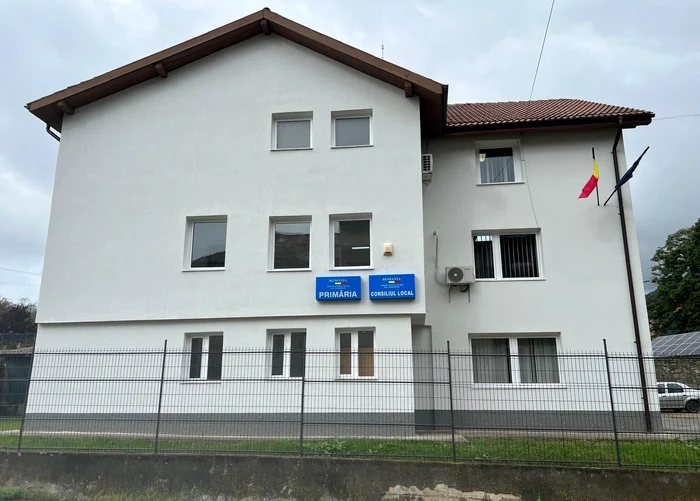 ---------Primria-care-a-rmas-fr-sediu-dup-ce-ANAF-a-pus-sechestru-pe-cldire-Cum-s-a-ajuns-n-aceast-situaie