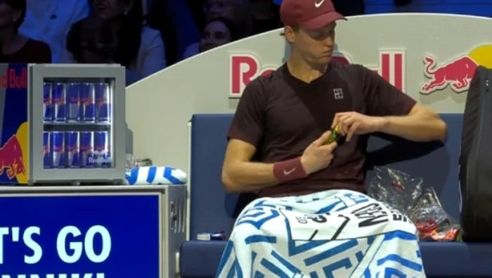 ---------Sucul-cu-efecte-miraculoase-care-l-a-scos-din-ncurctur-pe-Sinner-la-Viena-Medvedev-l-consider-dezgusttor