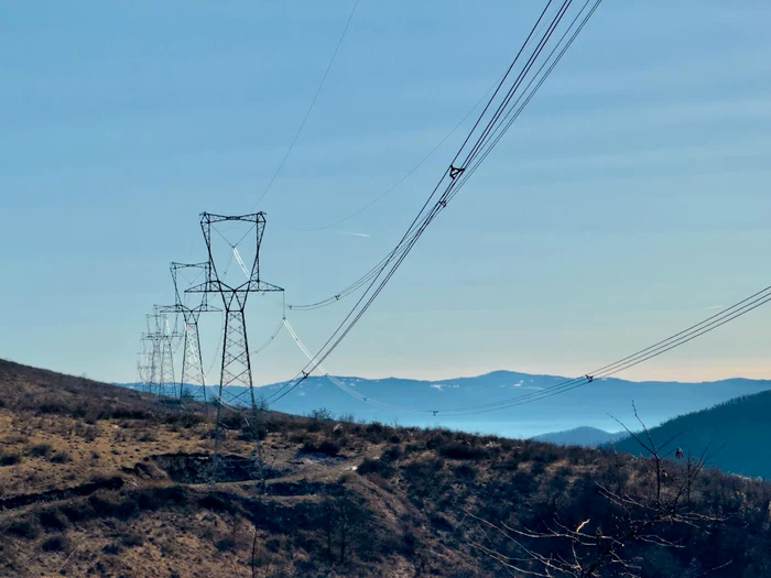 ---------Transelectrica-d-startul-construciei-a-dou-linii-electrice-aeriene-de-400-kV-care-consolideaz-interconexiunea-Romniei-cu-Republica-Moldova