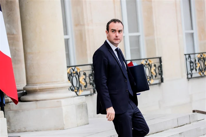 ---------Un-guvern-de-o-noapte-la-Paris-dar-cu-indemnizaii-ntregi-De-ce-a-demisionat-premierul-Franei-i-ce-s-ar-putea-ntmpla-n-continuare