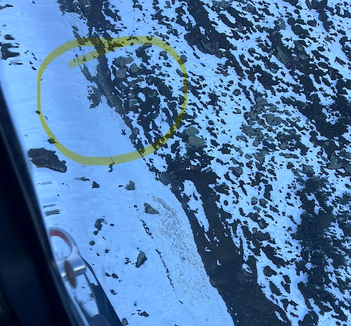 Video----------Tragedie-n-Munii-Fgra-dou-persoane-au-murit-dup-ce-au-czut-sute-de-metri-n-zona-Vrfului-Netedu