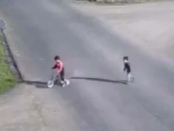 Video----------Ultimele-imagini-cu-cei-doi-copii-care-s-au-necat-ntr-o-balt-din-Vaslui-Prinii-acuzai-de-neglijen
