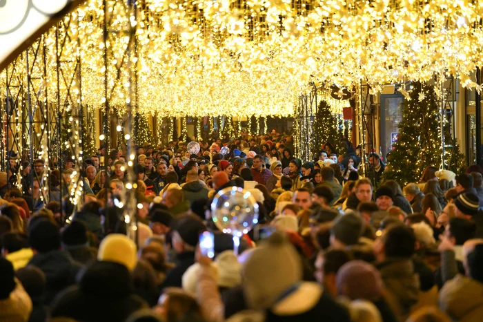 ---------n-Craiova-au-nceput-deja-amenajrile-pentru-Trgul-de-Crciun-ce-tematic-vor-avea-decoraiunile