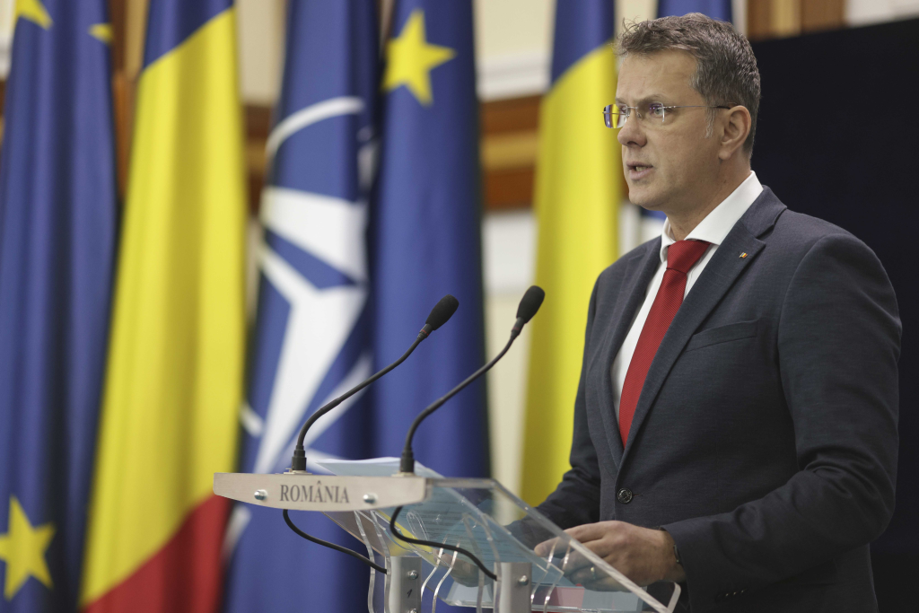 ---------Aprarea-Romniei-nu-este-vulnerabil-d-asigurri-ministrul-Ionu-Moteanu-Aliana-NATO-ne-permite-s-dormim-linitii