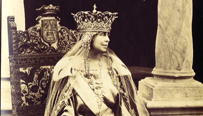 ---------Basmul-unei-regine-Povestea-a-dou-surori-care-sunt-ndrgostite-de-acelai-tnr-scris-de-Regina-Maria-