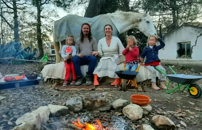 ---------Cazul-familiei-care-a-rmas-fr-copiii-pe-care-i-cretea-ntr-o-pdure-din-Italia-alturi-de-cai-mgari-i-gini-Reacia-lui-Meloni