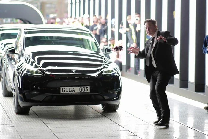 ---------Ce-face-Elon-Musk-cu-toi-banii-pe-care-i-are-Triete-uneori-sub-pragul-srciei