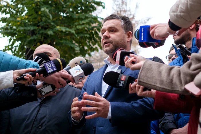 ---------Ciprian-Ciucu-Nu-i-cer-lui-Drul-s-se-retrag-Eu-i-Blu-suntem-n-fa-n-sondaje