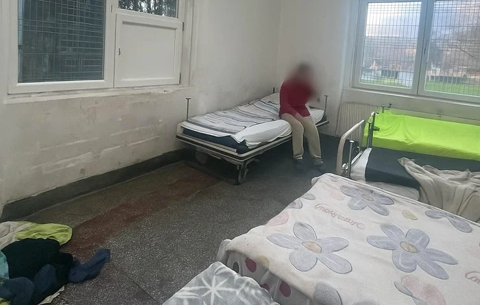 ---------Comarul-pacienilor-de-la-spitalul-din-Trnveni-legai-lsai-s-moar-i-obligai-s-spele-toaletele-Spitalul-susine-c-totul-este-n-regul