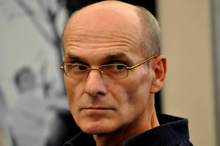 ---------Cristian-Tudor-Popescu-pastile-pentru-Nicuor-Dan-Mit-anticorupie-i-matematic-prezidenial