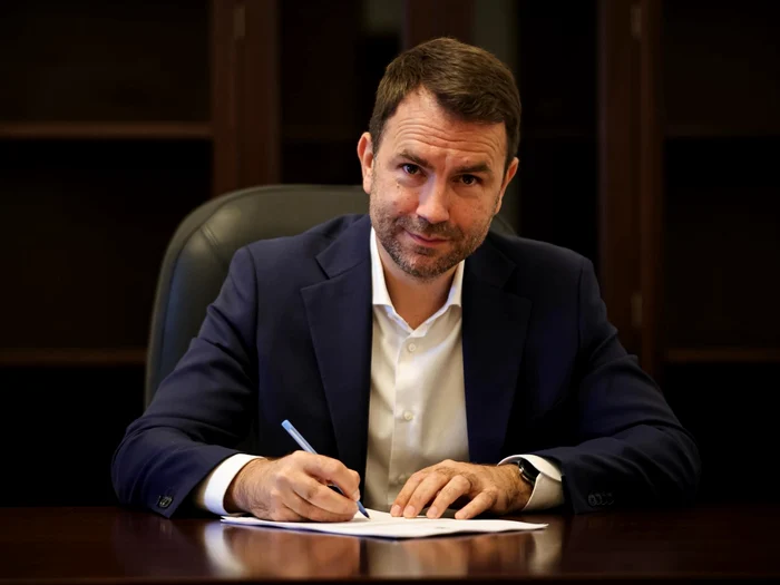 ---------Ctlin-Drul-i-a-depus-candidatura-pentru-Primria-Capitalei-n-prima-zi-n-care-s-a-dat-startul-oficial-n-cursa-electoral