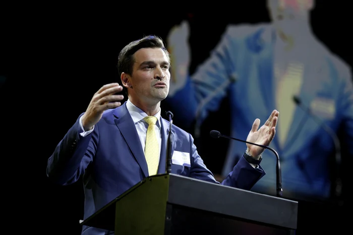 ---------Deputatul-PNL-Andrei-Baciu-l-acuz-pe-primarul-Sectorului-3-c-a-construit-drumuri-i-infrastructur-rutier-peste-magistrale-de-gaz-fr-aviz