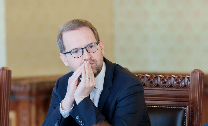 ---------Dominic-Fritz-susine-sptmna-aceasta-examenul-pentru-obinerea-ceteniei-romne-Nu-tie-nici-mama-n-ce-zi-Nu-v-spun