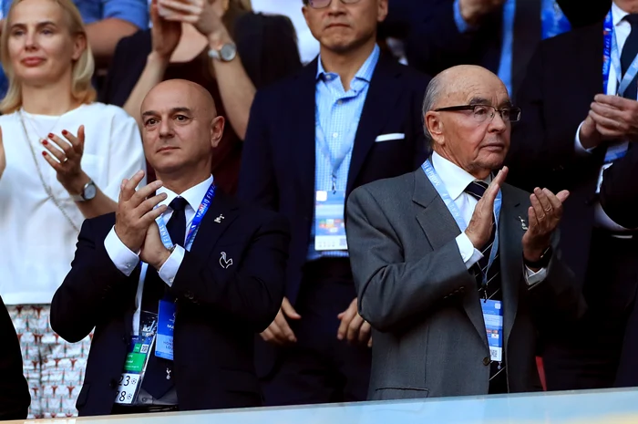 ---------Donald-Trump-l-a-graiat-Joe-Lewis-fost-proprietar-al-echipei-de-fotbal-Tottenham-Hotspur-Miliardarul-era-acuzat-de-corupie-corporativ-clasic