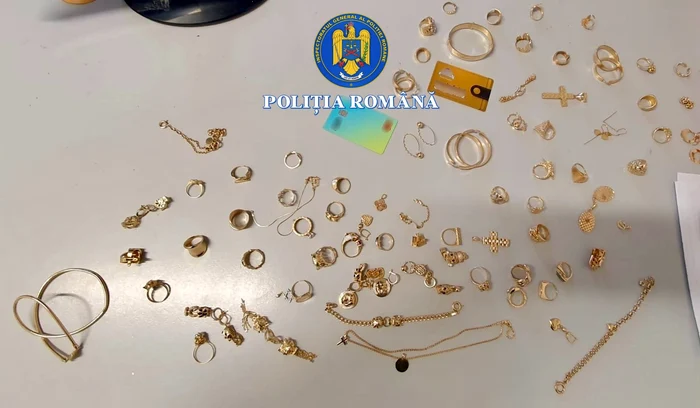 ---------Dou-persoane-au-fost-reinute-cnd-ncercau-s-fug-din-ar-cu-bijuterii-furate-n-valoare-de-200000-de-lei
