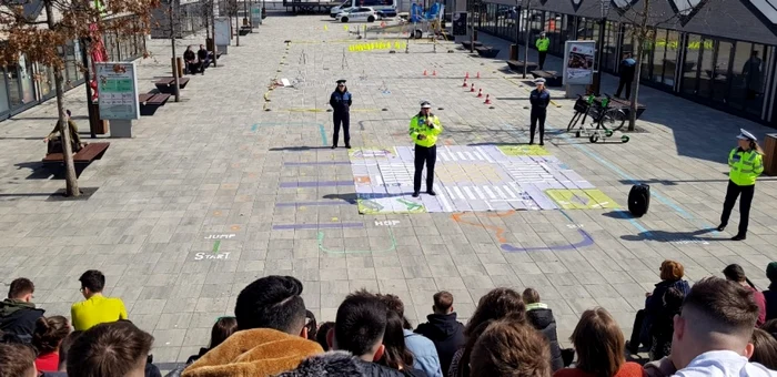 ---------Elev-btut-de-un-coleg-mai-mare-ntr-o-coal-din-Suceava-Poliitii-au-emis-ordin-de-protecie-i-fac-cercetri