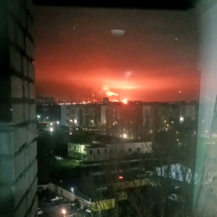 ---------Explozii-n-oraele-Engels-si-Saratov-O-rafinrie-a-Rosneft-n-flcri-dup-atacuri-cu-drone