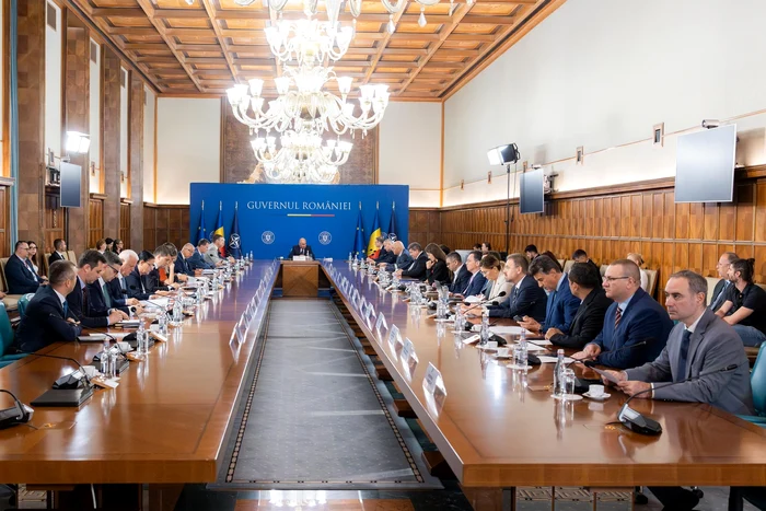 ---------Ilie-Bolojan-pe-primul-loc-n-topul-vizibilitii-membrilor-Guvernului-Minitrii-PNL-i-USR-i-au-depit-pe-cei-de-la-PSD