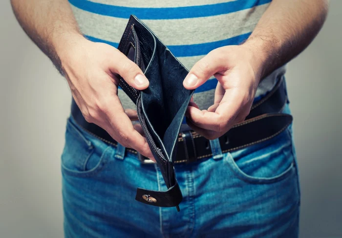 ---------Locuri-de-munc-tot-mai-puine-n-2025-Domeniile-lovite-de-austeritate