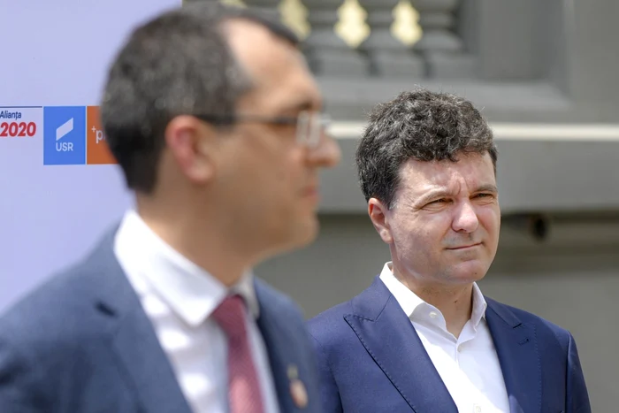 ---------Nicuor-Dan-l-aduce-la-Cotroceni-pe-Vlad-Voiculescu-anchetat-de-DNA-n-dosarul-achiziiilor-de-vaccinuri