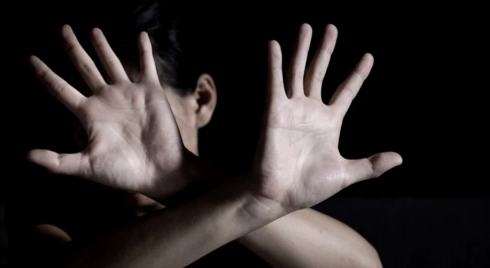 ---------O-fat-de-14-ani-agresat-sexual-n-apropierea-unui-lca-de-cult-din-Sectorul-3-Suspectul-a-mucat-un-poliist-cnd-a-fost-reinut