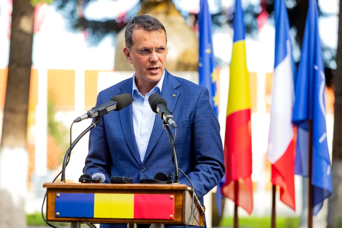 ---------O-greeal-care-m-jeneaz-Controversele-legate-de-diploma-lui-Ionu-Moteanu-Cum-rspunde-ministrul-Aprrii-acuzaiilor-incomode