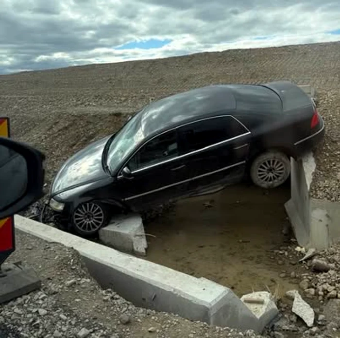 ---------O-main-implicat-ntr-un-accident-n-urm-cu-dou-zile-atracie-turistic-pe-E85-ncetineti-mai-faci-o-poz-mai-un-selfie