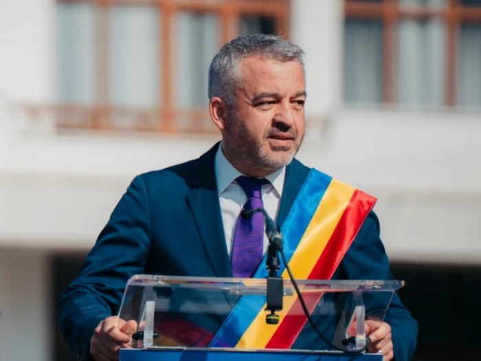 ---------Opulen-n-austeritate-Primria-Vaslui-acoper-costul-unei-catapetesme-de-185000-de-lei-pentru-o-biseric