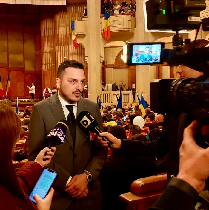 ---------Portret-de-candidat-Cine-e-Makaveli-vedeta-de-pe-TikTok-ajuns-de-la-strad-la-Parlament