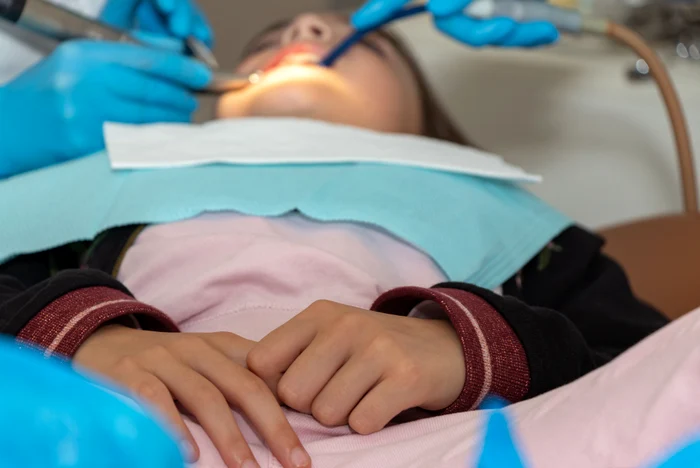 ---------Prinii-fetiei-de-doi-ani-care-a-murit-la-dentist-dup-o-anestezie-au-ajuns-la-audieri-la-Poliia-Capitalei