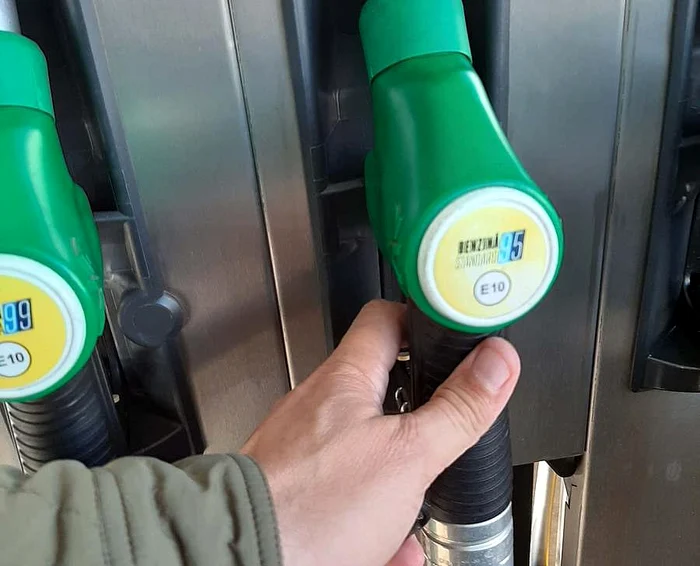 ---------Se-ieftinesc-benzina-i-motorina-n-Republica-Moldova-Ct-vor-costa-de-mari-25-noiembrie