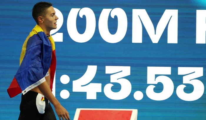 ---------Sportivi-folosii-n-campania-electoral-Un-candidat-la-Primria-Capitalei-apare-lng-David-Popovici